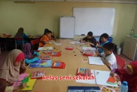 kelas seni sekolah